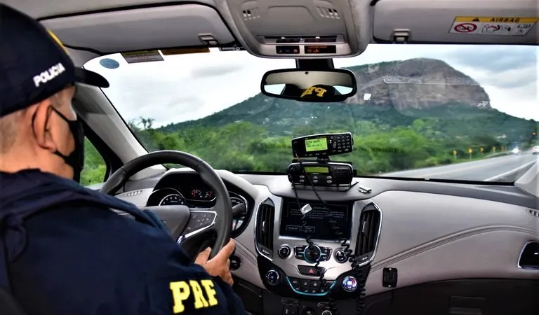 Gol com queixa de furto é localizado pela PRF na Chapada Diamantina