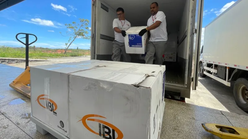 Vacinas bivalentes começam a ser distribuídas para os municípios baianos