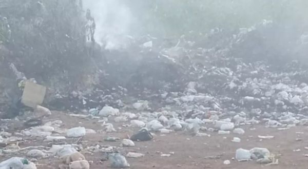 Queimada de lixão a céu aberto em Abaíra é denunciada por ex-vereador