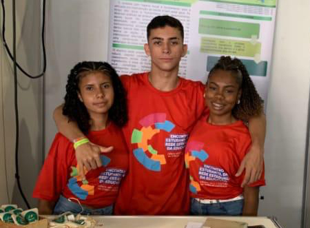 Bahia: estudantes usam vegetais da caatinga para produzir creme dental orgânico