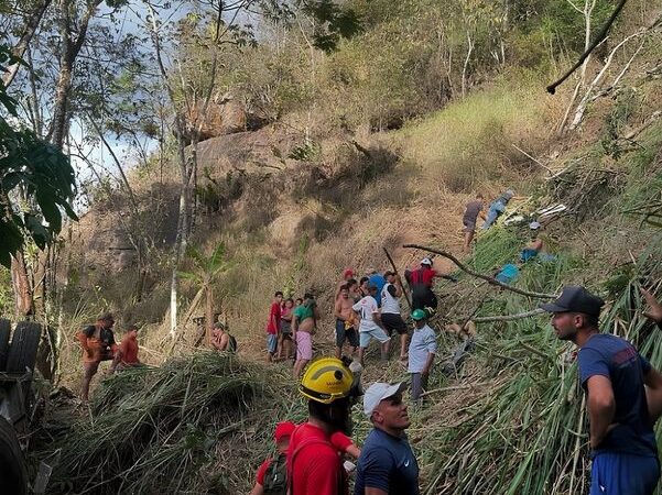 Sobe para 18 o número de mortos em acidente na Serra da Barriga